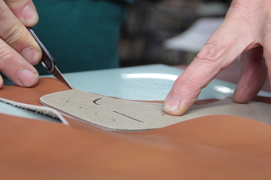 scarpe da uomo pellame tagliato a mano